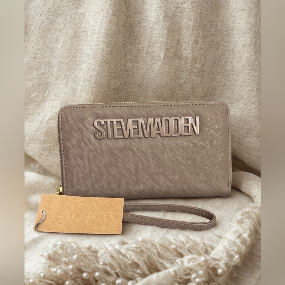 🤎STEVE MADDEN🤎Beviee Mushroom Zip Around Wallet/Wristlet
